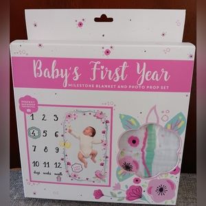 NIB BABY FIRST YEAR MILESTONE BLANKET & PHOTO SHOP SET Great Baby Gift